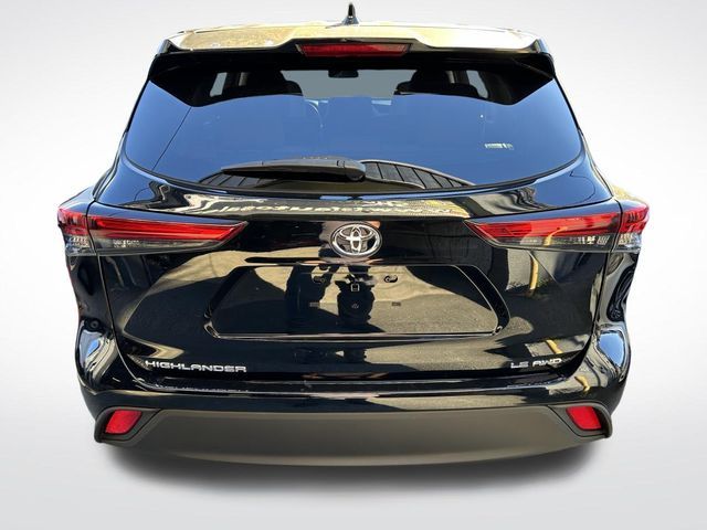 2021 Toyota Highlander LE