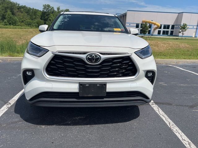 2021 Toyota Highlander LE