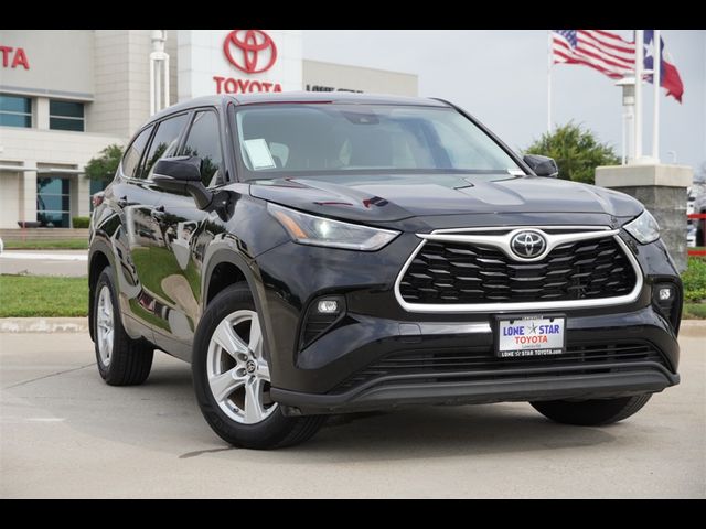 2021 Toyota Highlander LE