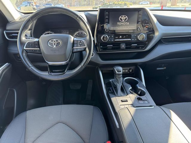 2021 Toyota Highlander LE