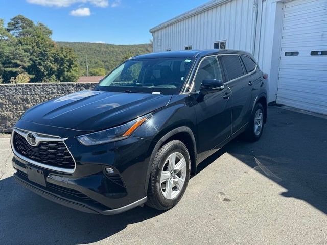 2021 Toyota Highlander LE