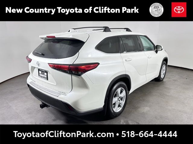 2021 Toyota Highlander LE