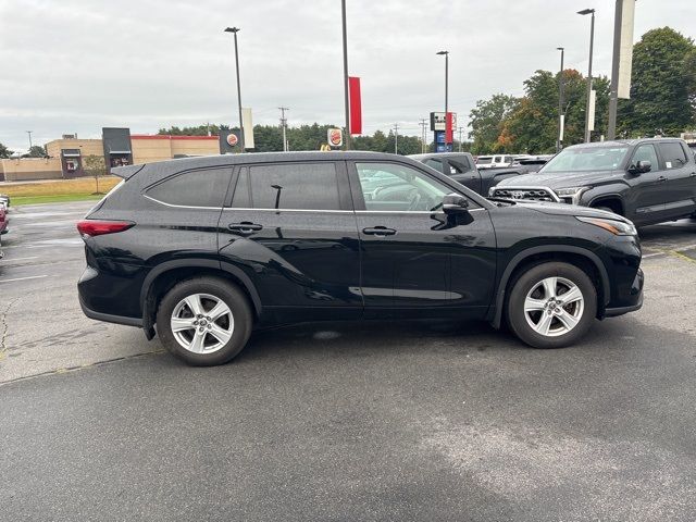 2021 Toyota Highlander LE