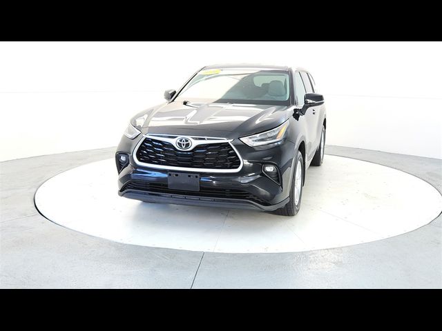 2021 Toyota Highlander LE