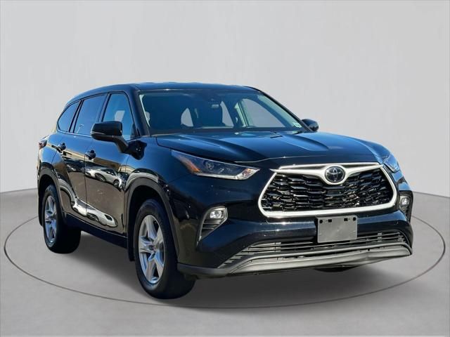 2021 Toyota Highlander LE