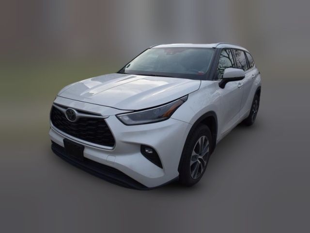 2021 Toyota Highlander LE