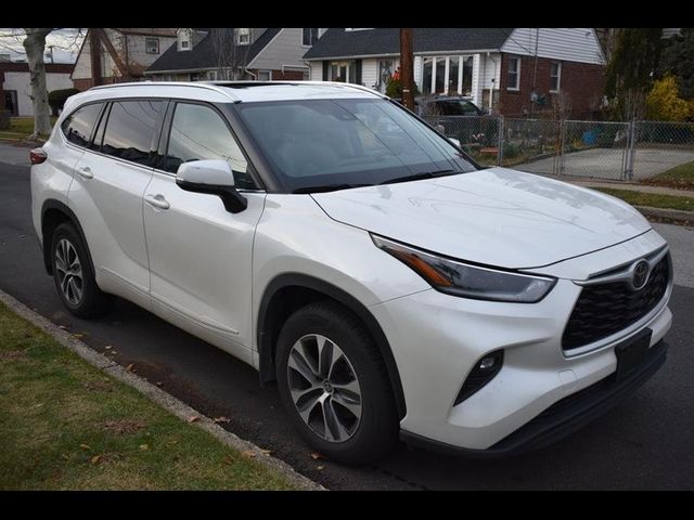 2021 Toyota Highlander LE