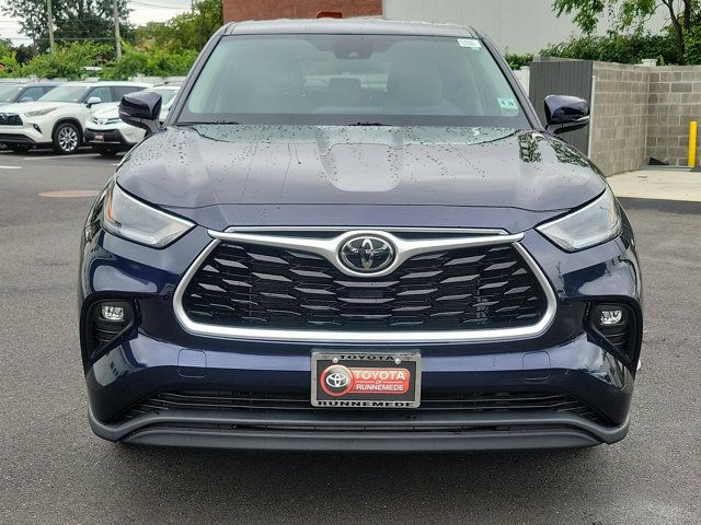 2021 Toyota Highlander LE