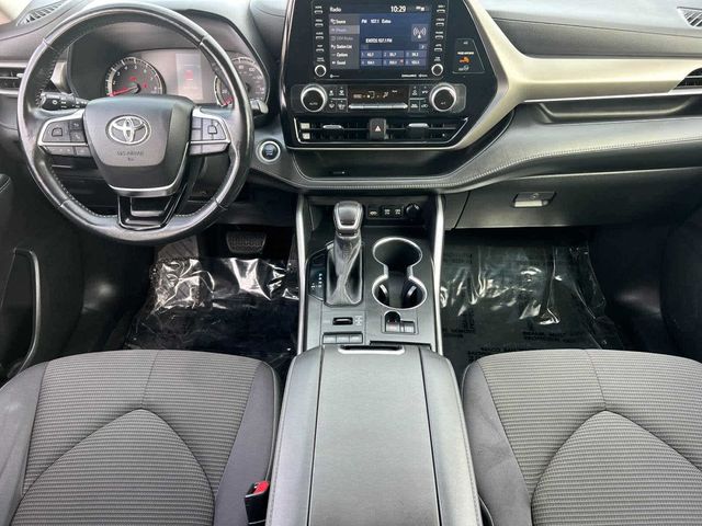 2021 Toyota Highlander LE