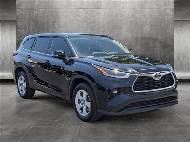 2021 Toyota Highlander LE