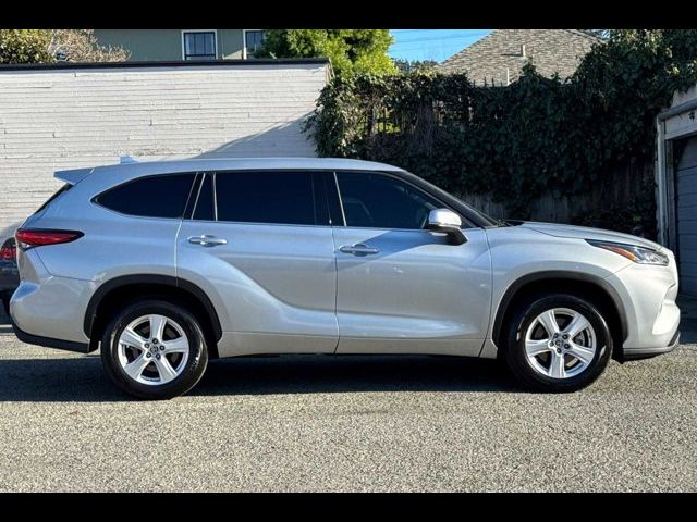 2021 Toyota Highlander LE