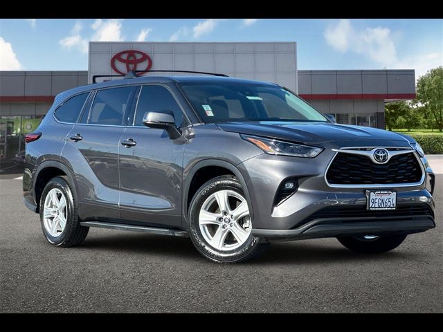 2021 Toyota Highlander LE