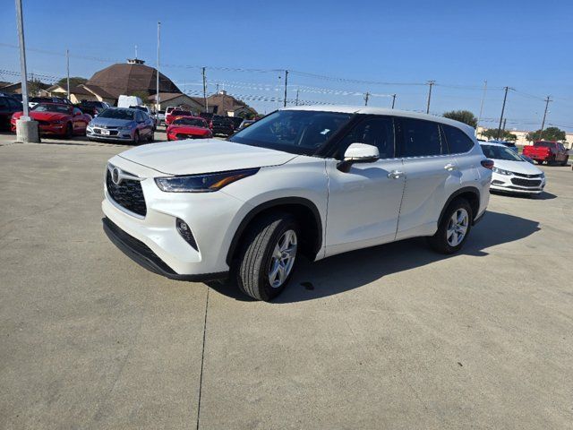 2021 Toyota Highlander LE