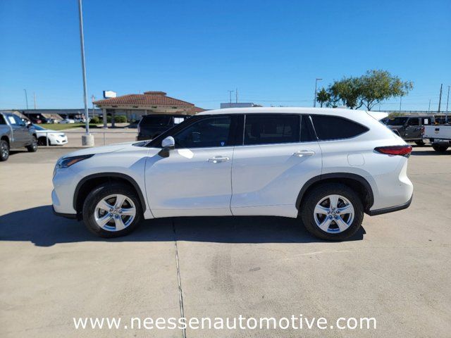 2021 Toyota Highlander LE