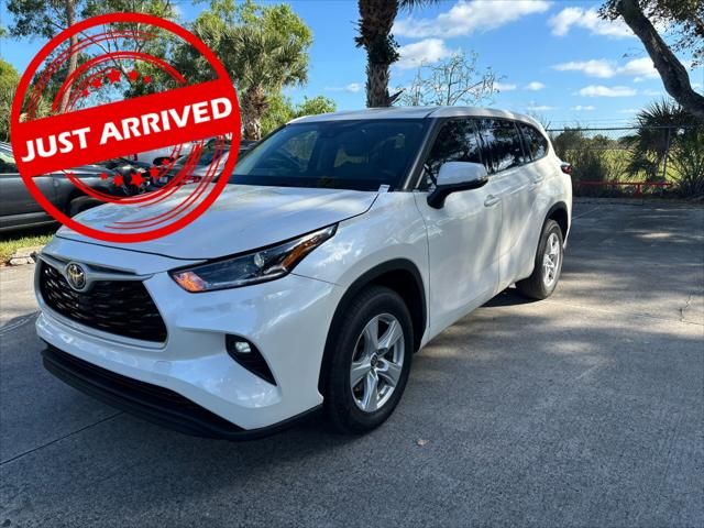 2021 Toyota Highlander LE