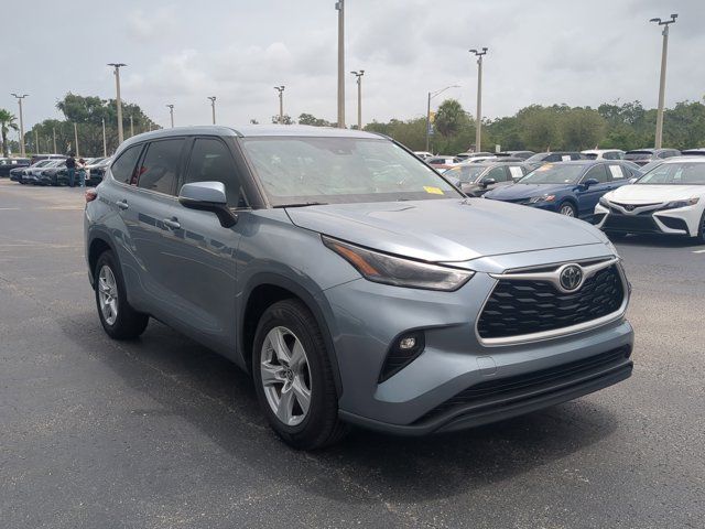 2021 Toyota Highlander LE