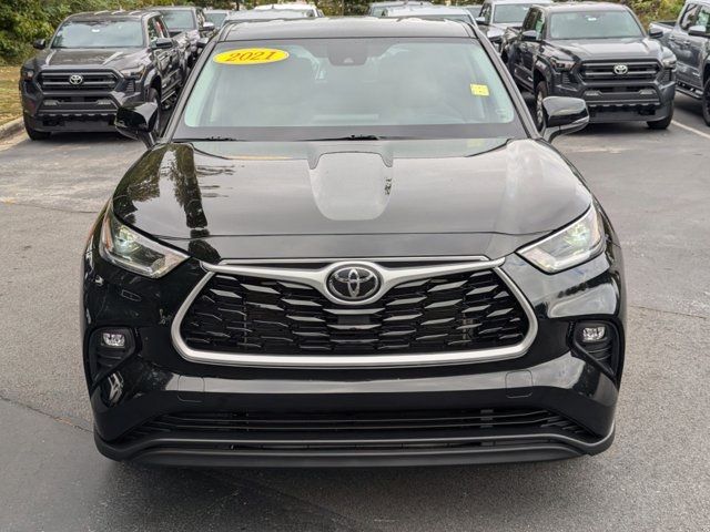 2021 Toyota Highlander LE