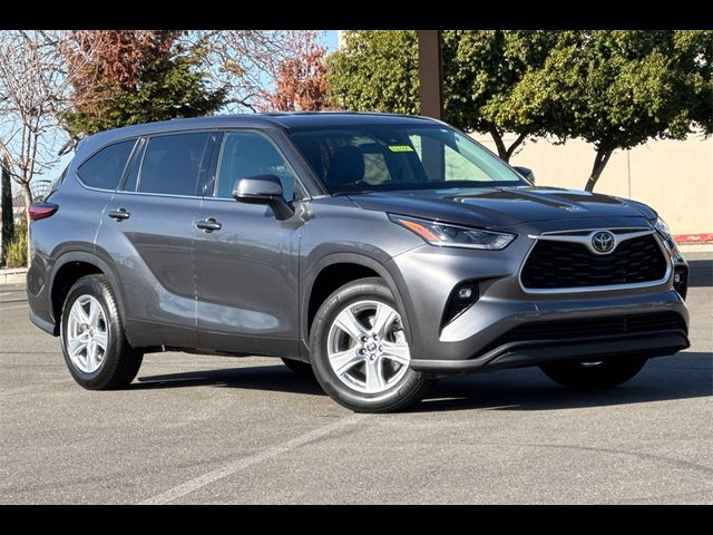 2021 Toyota Highlander LE