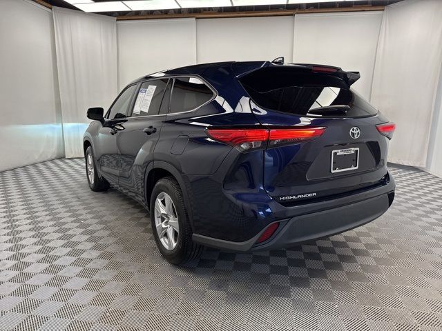 2021 Toyota Highlander LE