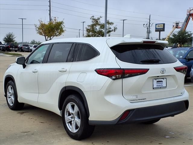 2021 Toyota Highlander LE