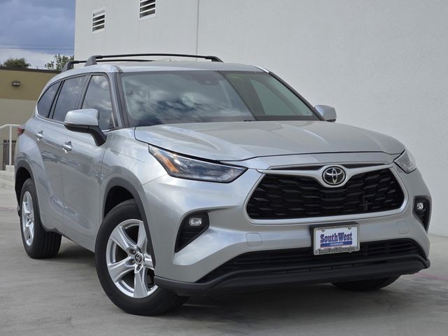 2021 Toyota Highlander LE