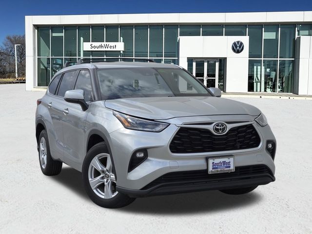 2021 Toyota Highlander LE