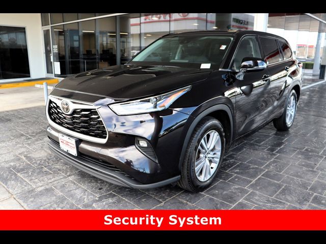 2021 Toyota Highlander LE