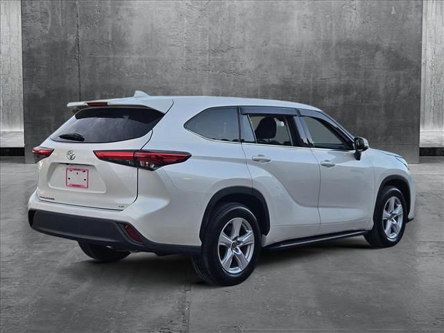 2021 Toyota Highlander LE