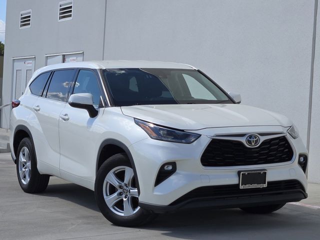 2021 Toyota Highlander LE