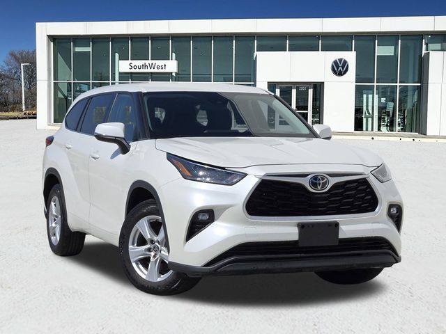 2021 Toyota Highlander LE