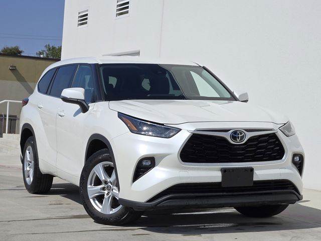 2021 Toyota Highlander LE