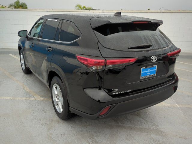 2021 Toyota Highlander LE