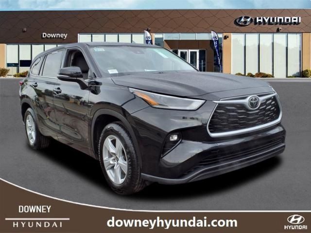 2021 Toyota Highlander LE