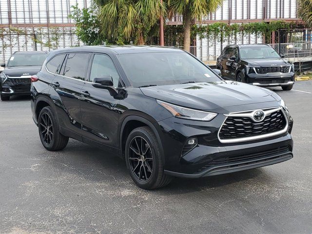 2021 Toyota Highlander LE