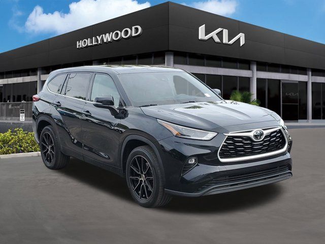 2021 Toyota Highlander LE