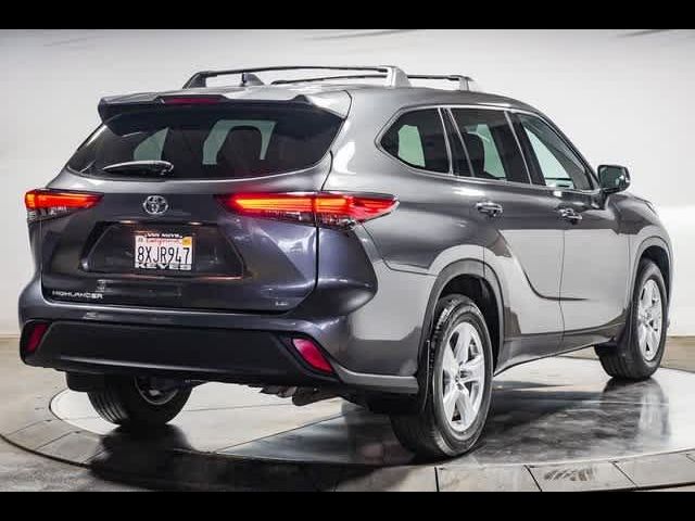 2021 Toyota Highlander LE