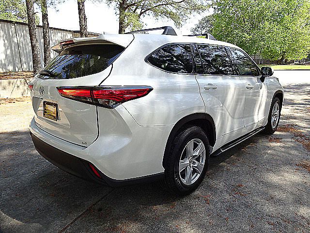 2021 Toyota Highlander LE