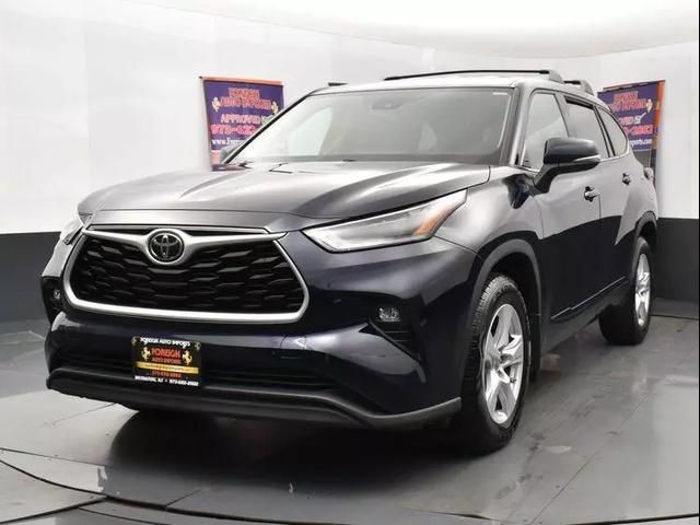 2021 Toyota Highlander LE