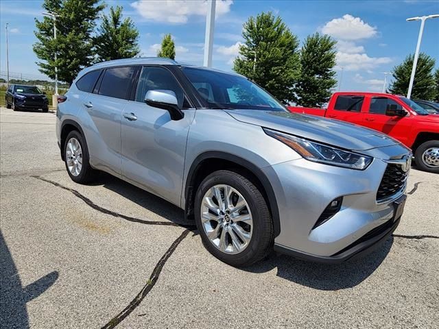 Used 2021 Toyota Highlander Limited For Sale in Milwaukee, WI | Capital ...