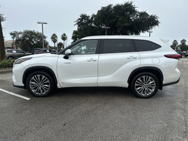 2021 Toyota Highlander Hybrid Platinum