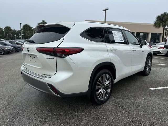 2021 Toyota Highlander Hybrid Platinum