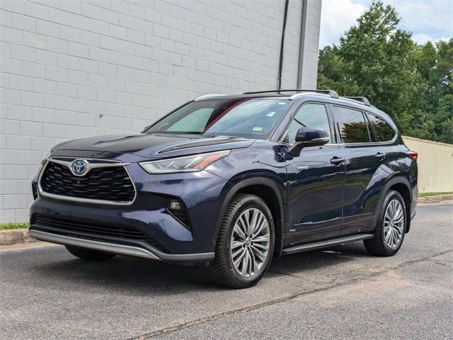 2021 Toyota Highlander Hybrid Platinum