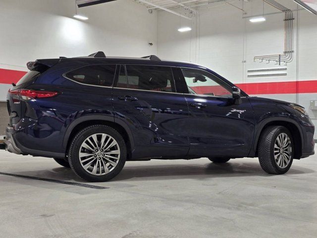 2021 Toyota Highlander Hybrid Platinum