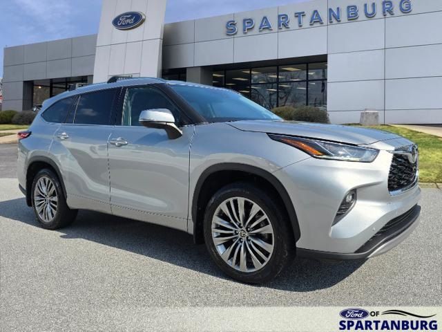 2021 Toyota Highlander Platinum