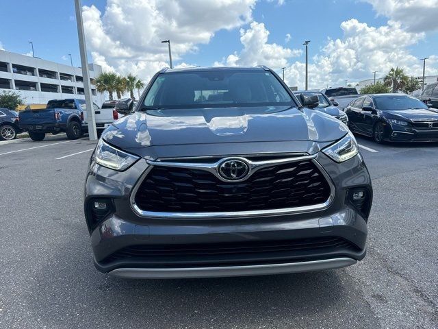 2021 Toyota Highlander Platinum