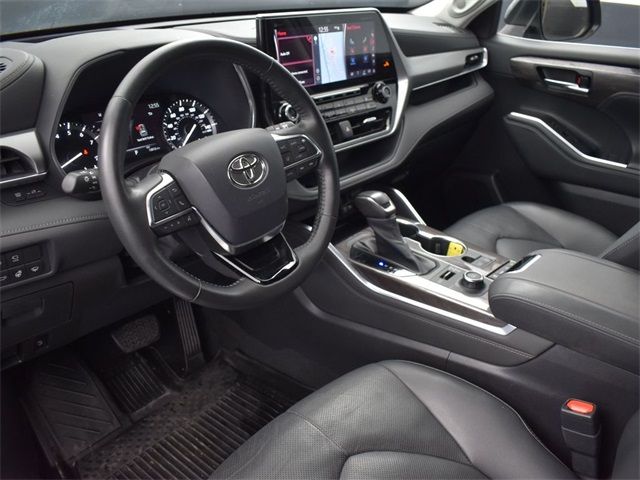 2021 Toyota Highlander Platinum