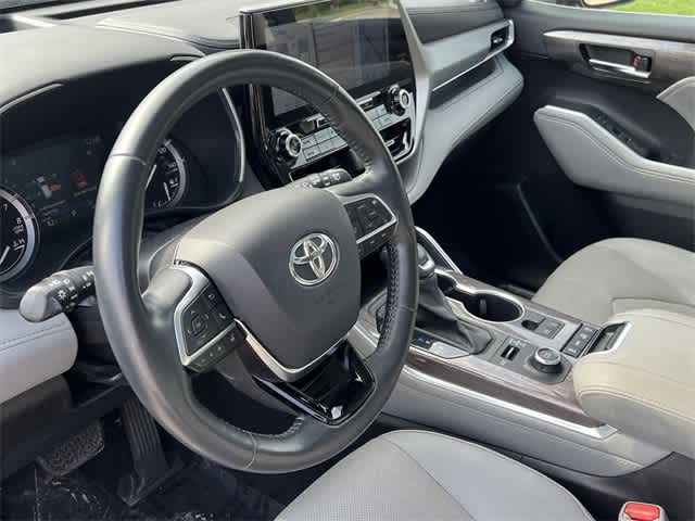 2021 Toyota Highlander Platinum