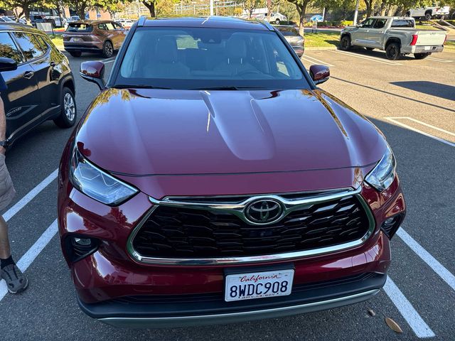 2021 Toyota Highlander Platinum