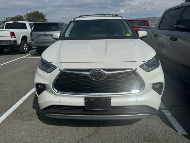 2021 Toyota Highlander Platinum