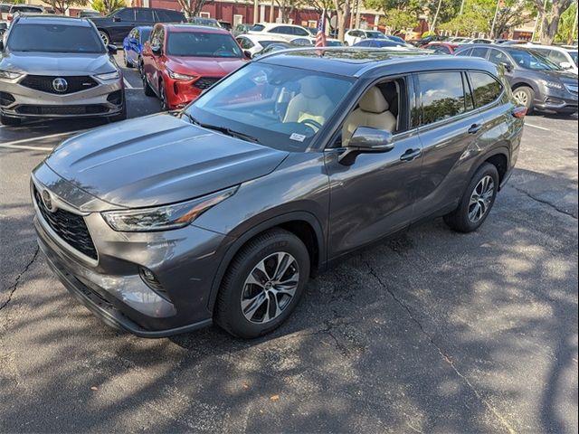 2021 Toyota Highlander XLE